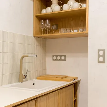 Blossom By Halu! Cozy 2-bd Apartment