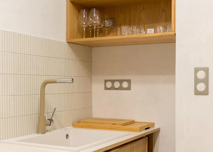 Blossom By Halu! Cozy 2-bd Appartement